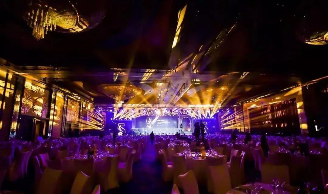 恭喜德韩口腔荣获“新氧年度十大齿科名院”称呼