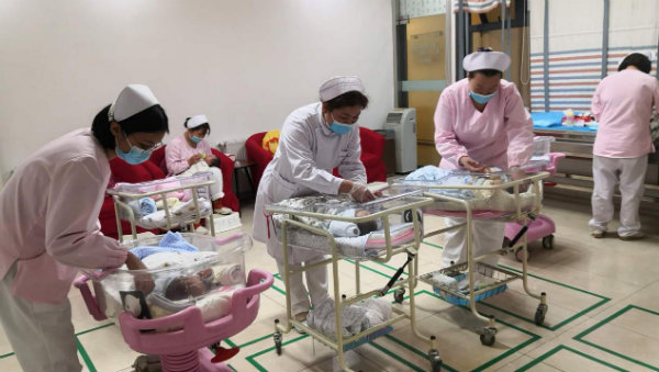 “暂时妈妈”双线作战守护母婴